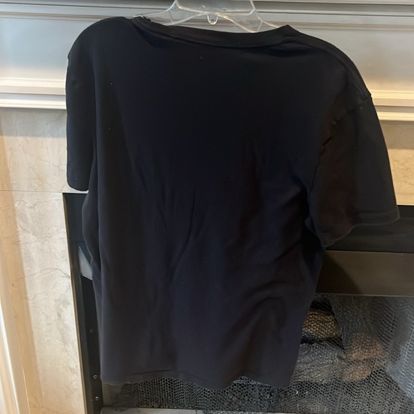 Guess tee shirt. Size L worn several times. Listing # 512 - Picture 4 of 4